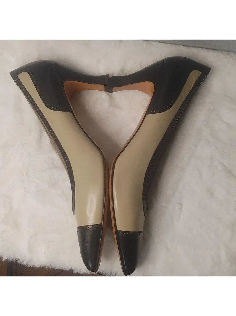 Vintage Salvatore Ferragamo Spectator Pumps 10AA Made In Italy Black/Taupe